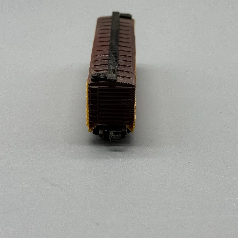 Bachmann N Scale Santa Fe Texas Chief 50' Boxcar SFRD 10248 Yellow Freight Car